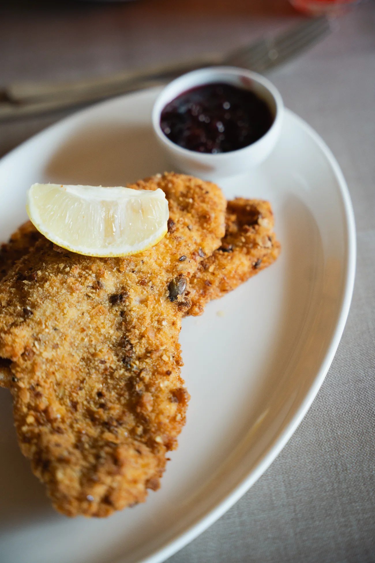 Wiener Schnitzel mit Preiselbeeren